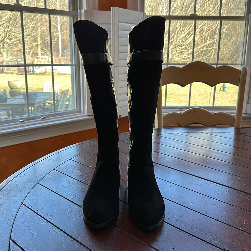 Donald Pliner Tall Leather & Suede Boots.  Black Side Zip & Buckle. New. Sz 7.